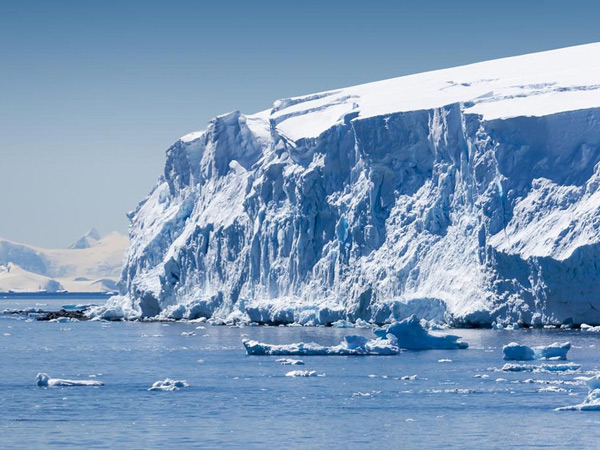 Thwaites Glacier by Felton Davis