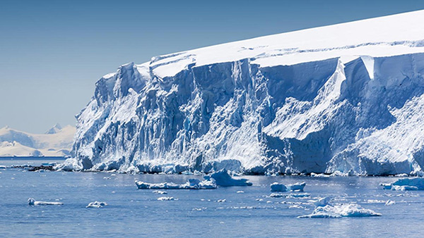 Thwaites Glacier by Felton Favis
